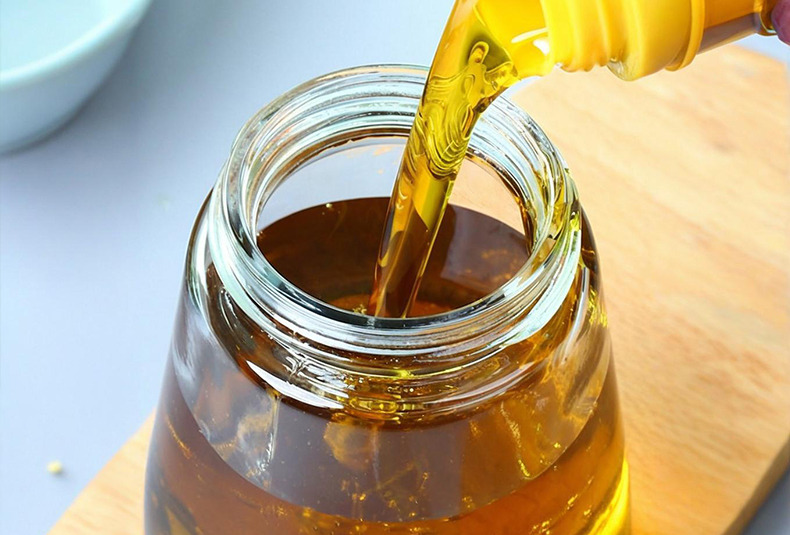 WISHOME Press-Type Oil Bottle Main Product Image