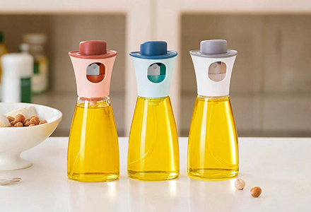 WISHOME Cute Little Hat Spray Oil Kettle Main Product Image