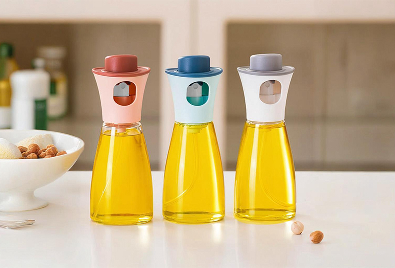 WISHOME Cute Little Hat Spray Oil Kettle Main Product Image