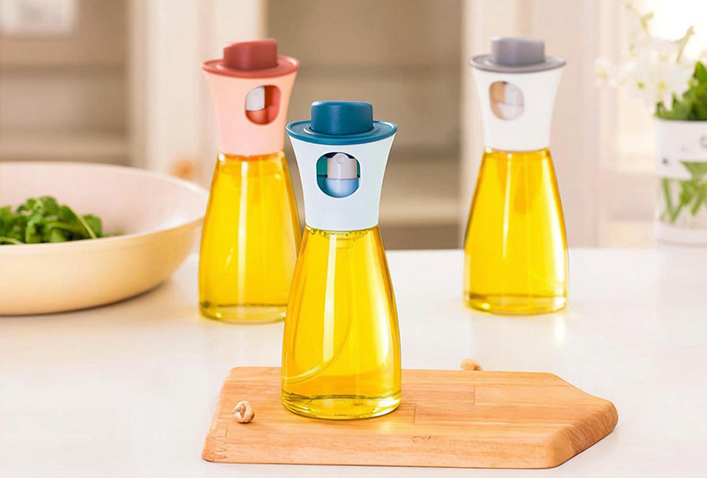 WISHOME Cute Little Hat Spray Oil Kettle Main Product Image