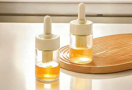 WISHOME Press Telescopic Oil Brush Bottle Main Product Image