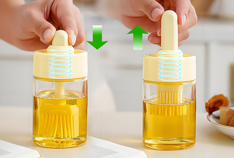 WISHOME Press Telescopic Oil Brush Bottle Main Product Image