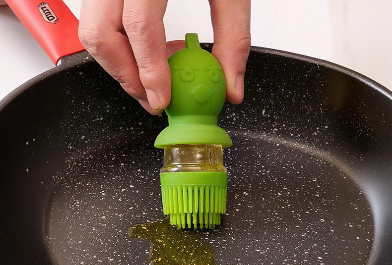 WISHOME Integrated Oil Brush & Pour Bottle