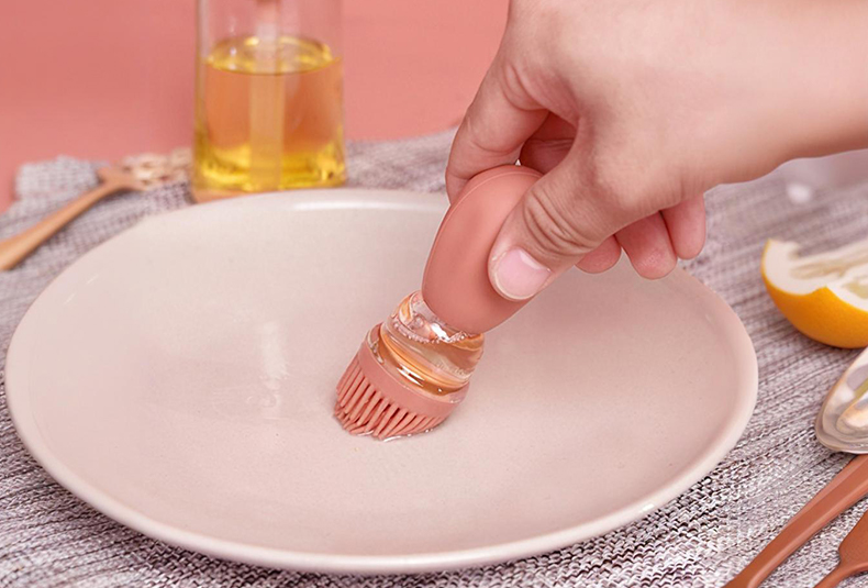 WISHOME 180ML Oil Dispenser Bottle with Silicone Brush Main Product Image