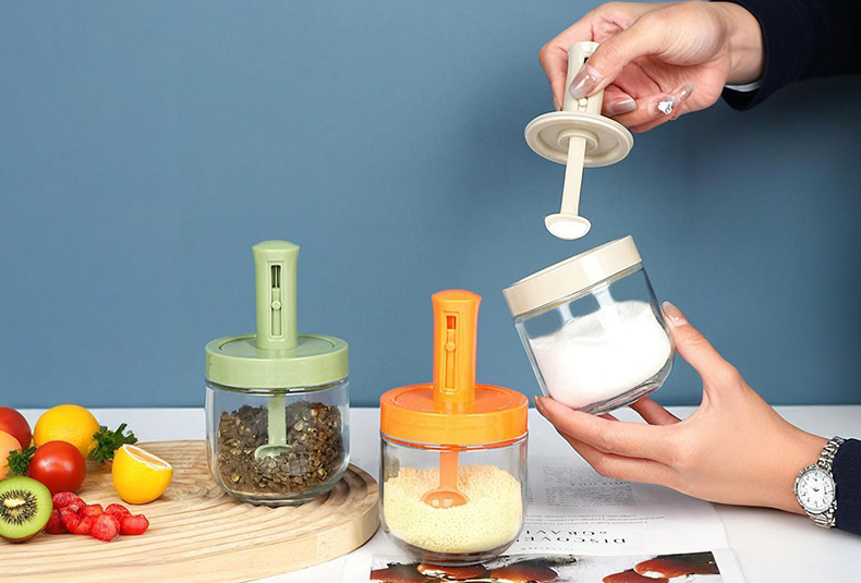 WISHOME Retractable Spoon-Lid Seasoning Bottle 