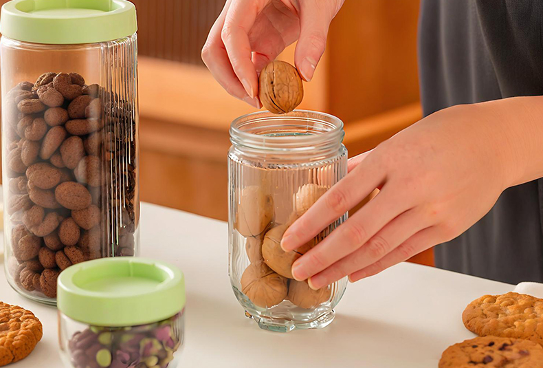 WISHOME Cat's Paw Sealed Storage Jar 