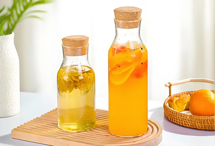 WISHOME Borosilicate Glass Round Jar with Cork Lid Main Product Image